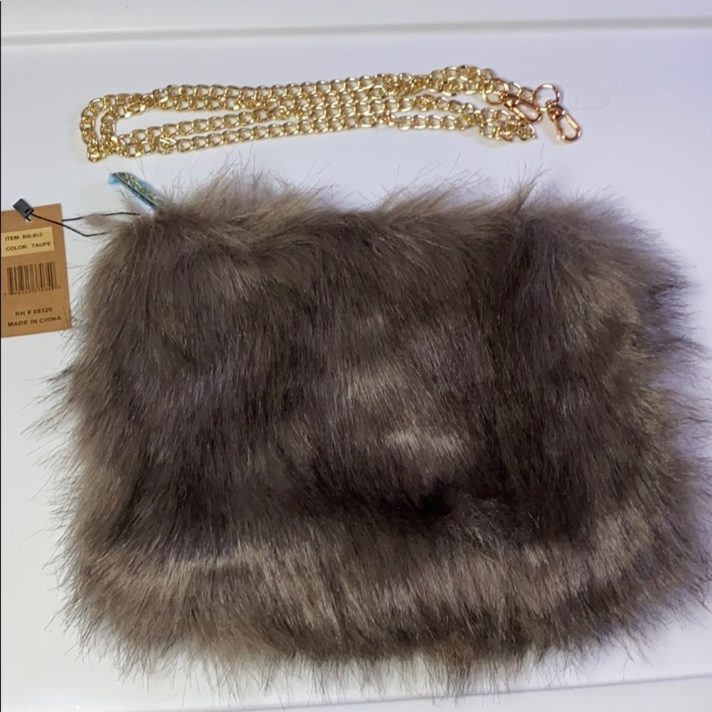 C.C FAUX FUR NEW